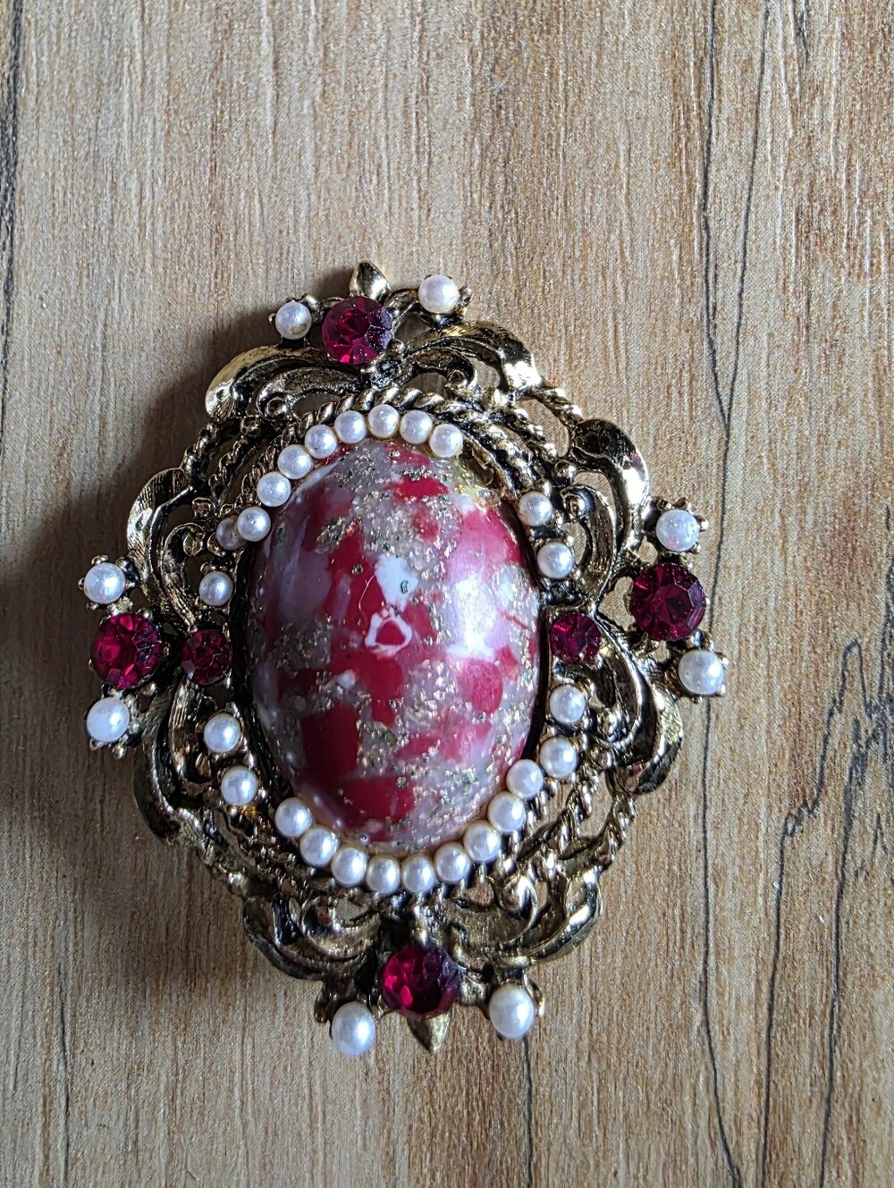 Vintage / Antique Gold-Tone Pink Marble Cabochon Brooch with Faux Pearls